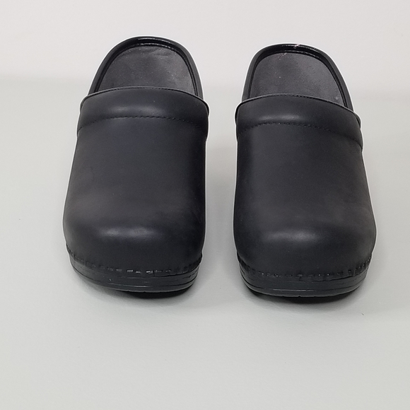 Dansko XP Black Leather 39 Comfort Clog Slip On  Non Slip - Picture 1 of 8